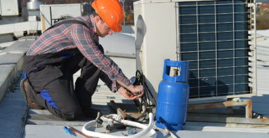 Debes de saber que al no contratar a personal no autorizado para la instalación del aire acondicionado en casa puede salir muy caro 10 instalacion serviciotecnico2011